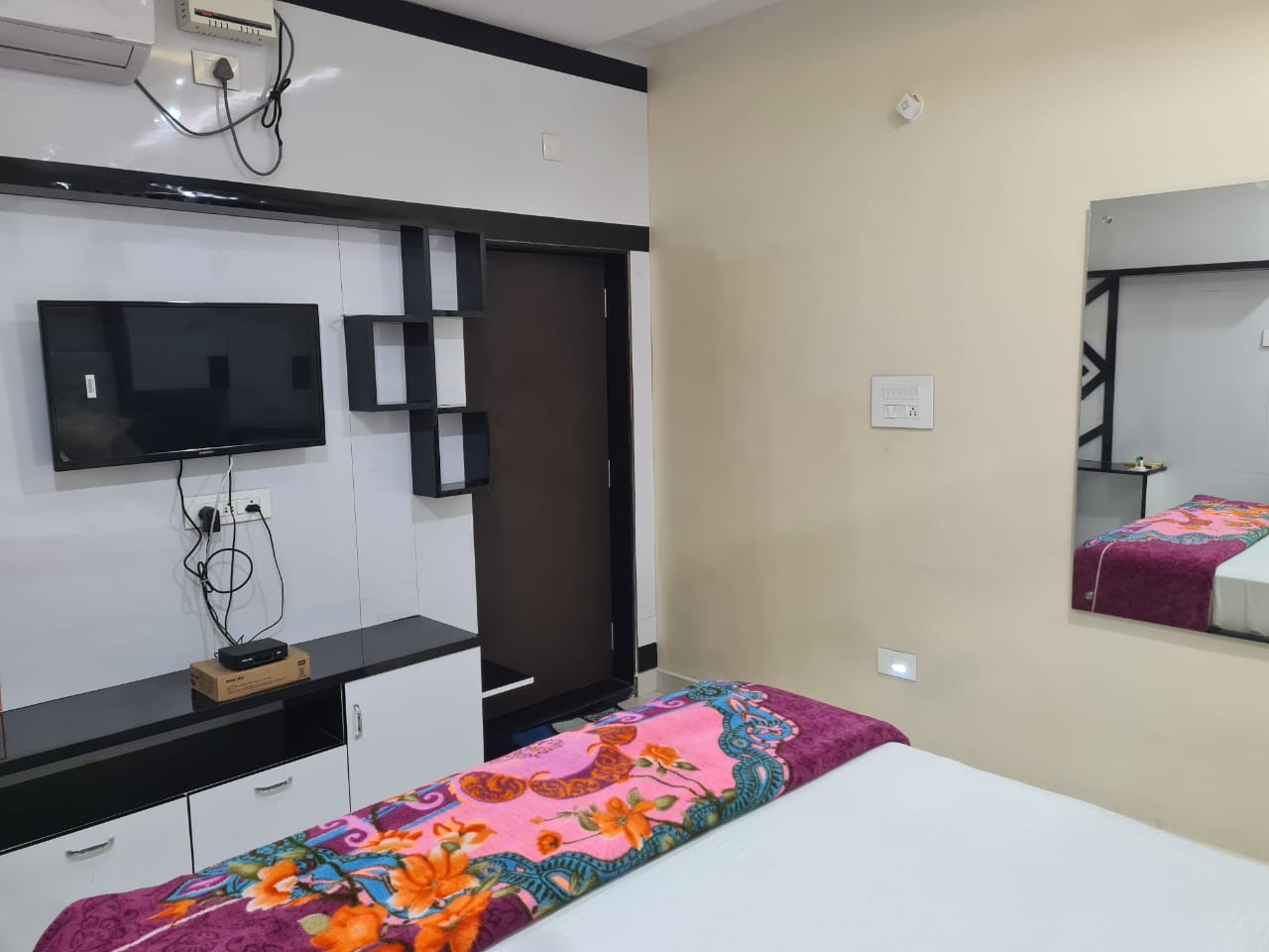 Celebrity Choice Hotel 
Pattiseema Resorts